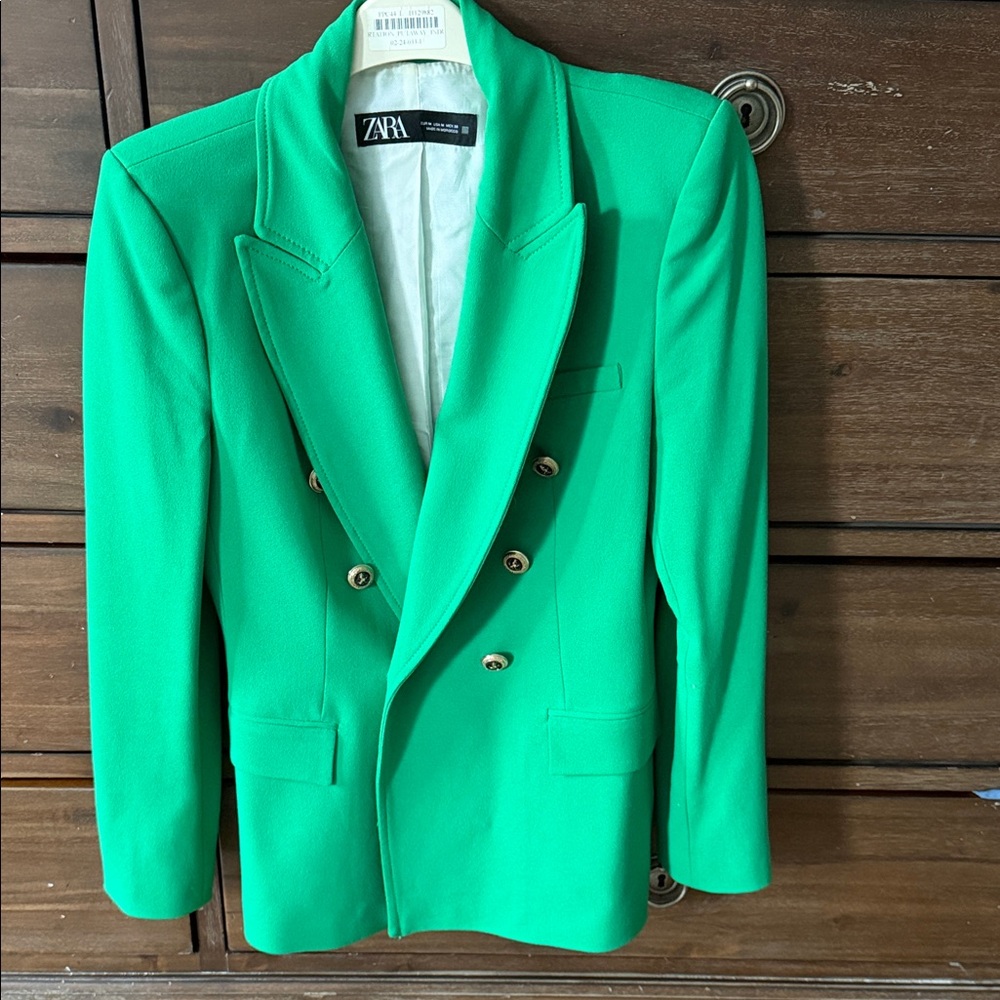 Zara women’s medium Kelly green Blazer